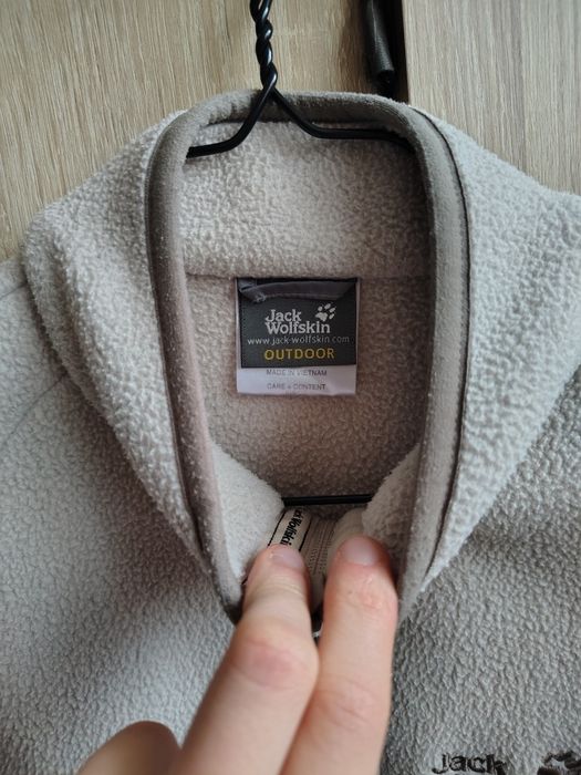 Vesta frumoasa jack wolfskin