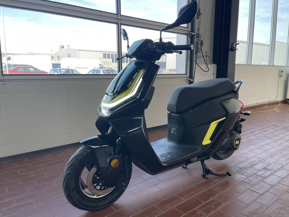Zeeho AE6+ scuter electric