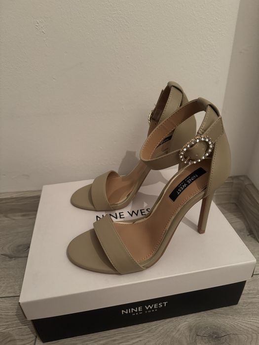 Високи токчета, сандали Nine West