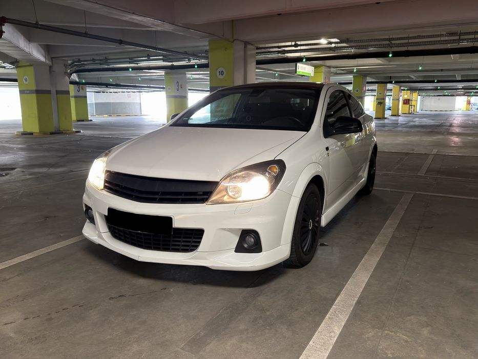 Opel Astra GTC 1.6 2010 Benzină 115 CP