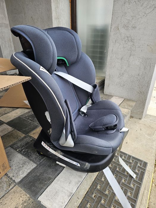 Scaun auto 360° cu sistem isofix