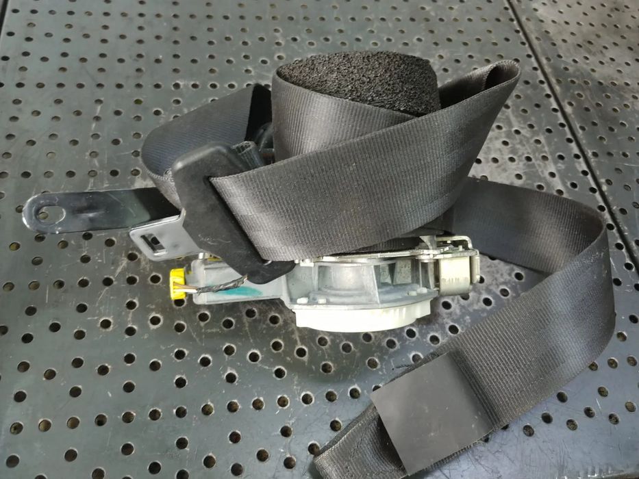 centura siguranta dreapta fata ford fiesta 6 34053704c1  model 2 usi