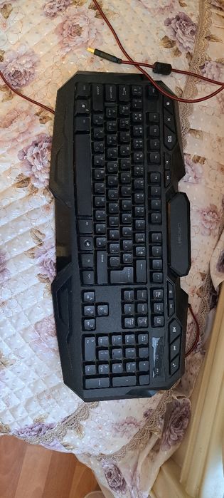 Продам клавиатуру