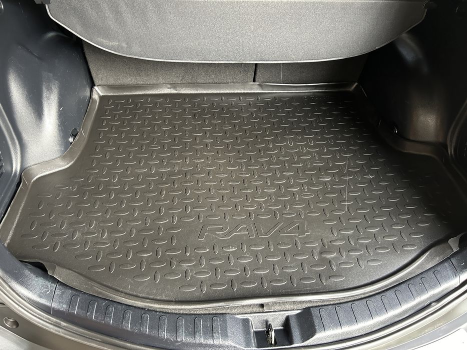 Ориг. щора, стелка и мрежа за багажник за Тойота Рав 4 и Корола