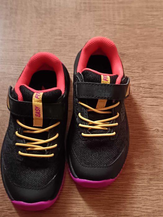 Нови детски маратонки, Марков и 28 номер