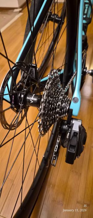 Roti cursiera Velomann V50R Carbon Clincher și tubeless ready