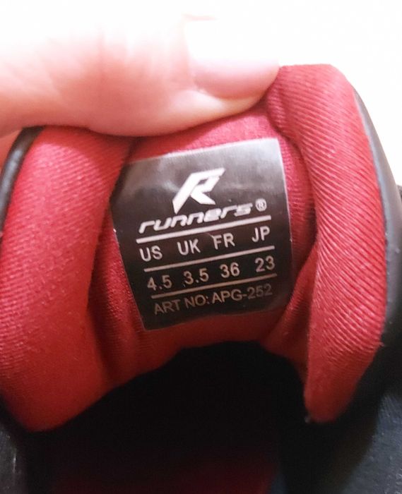 Продавам APG кецове, №36, в много добро състояние !