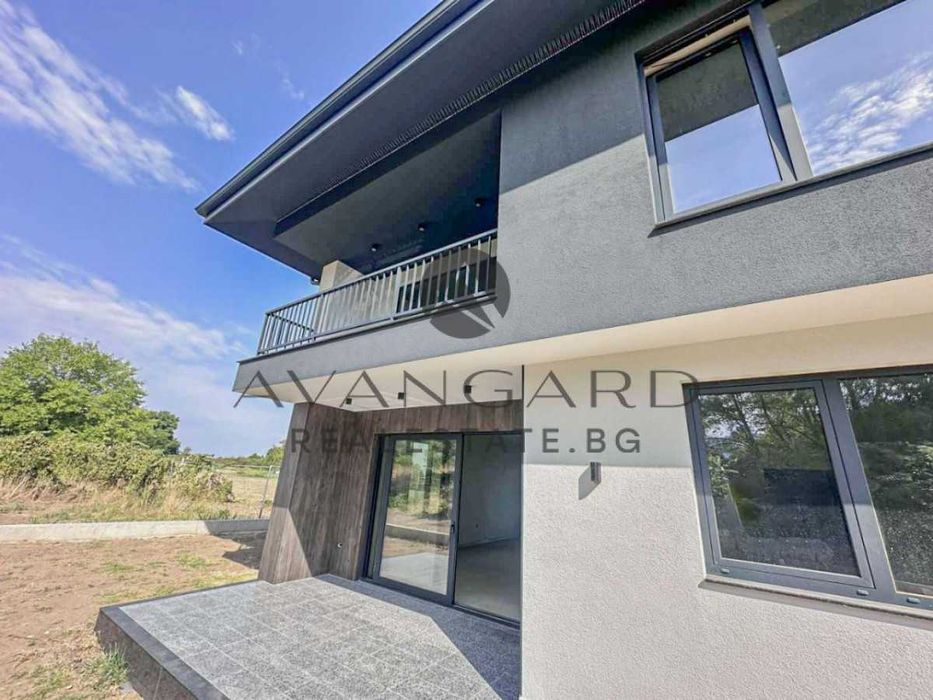 Продава се Къща в с. Марково, Област Пловдив - 212 кв.м за 1392 €/кв.м - Снимка #2