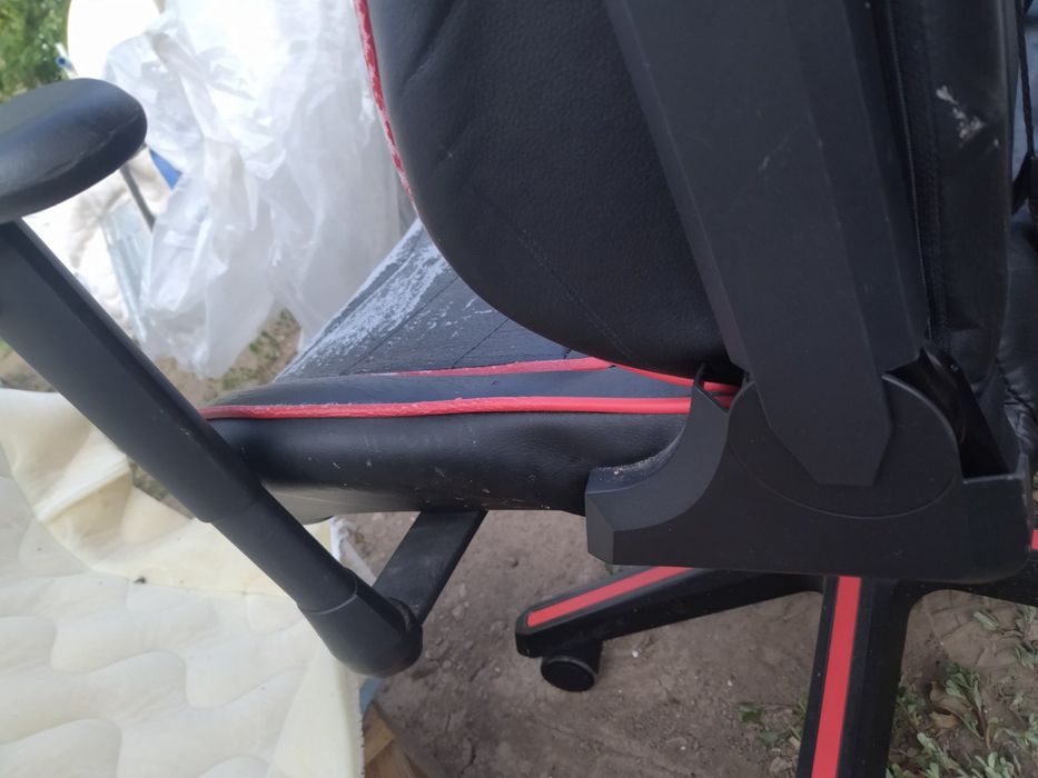 Геймърски/гейминг стол