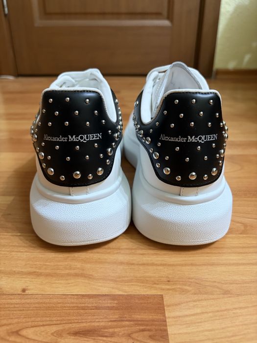Alexander McQueen 42