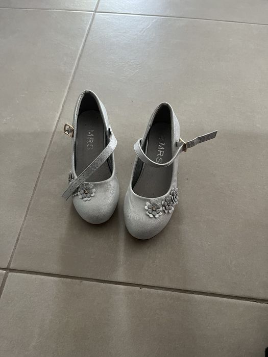 Pantofi de ocazie fetite, marimea 28.