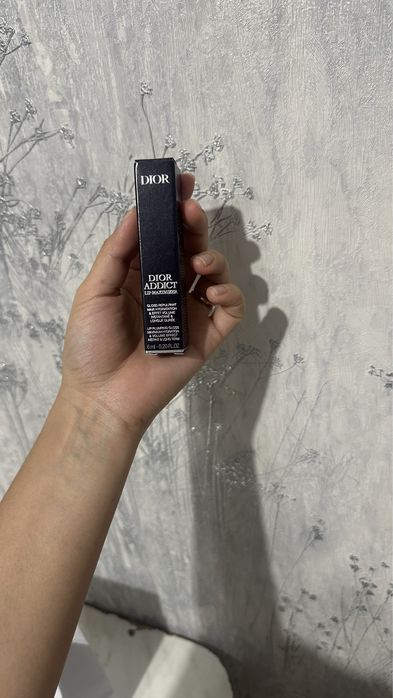 Продам диор тени и максимайзер