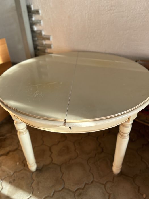 Продам кухонный стол,раздижной до 2метров