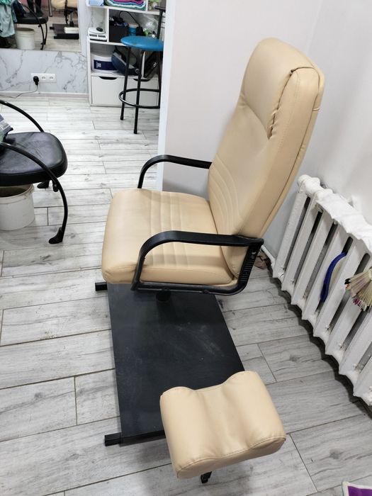Продам педикюрный кресло