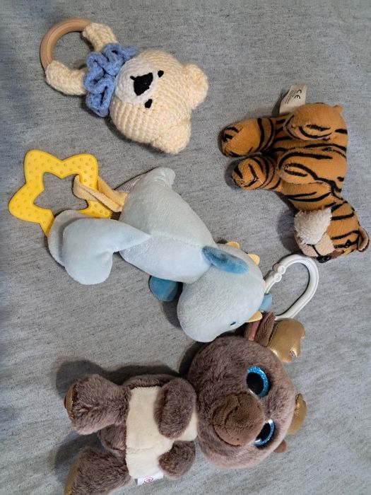 Lot mare jucării: bebeluși, sunete și lumini, pian animale, tobe, zornăitoare