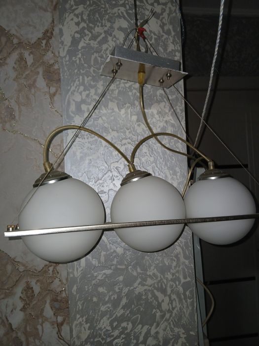 Продам люстру...