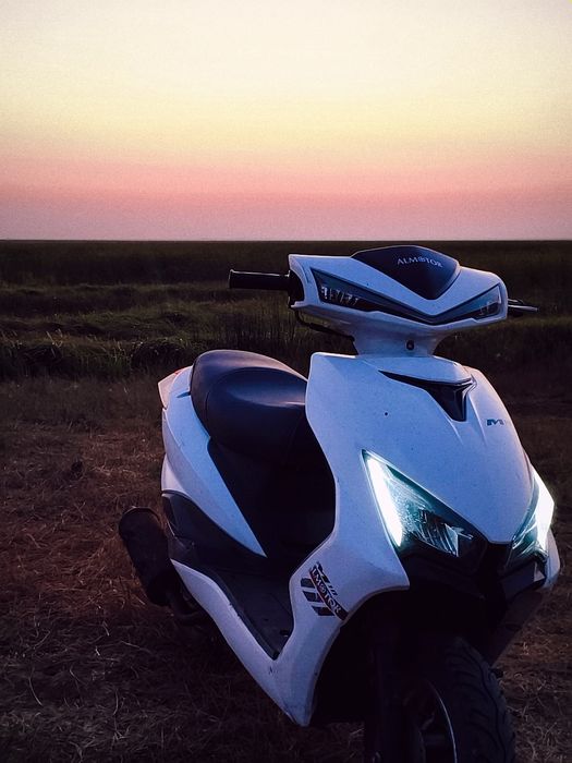 Продаю скутер М10
