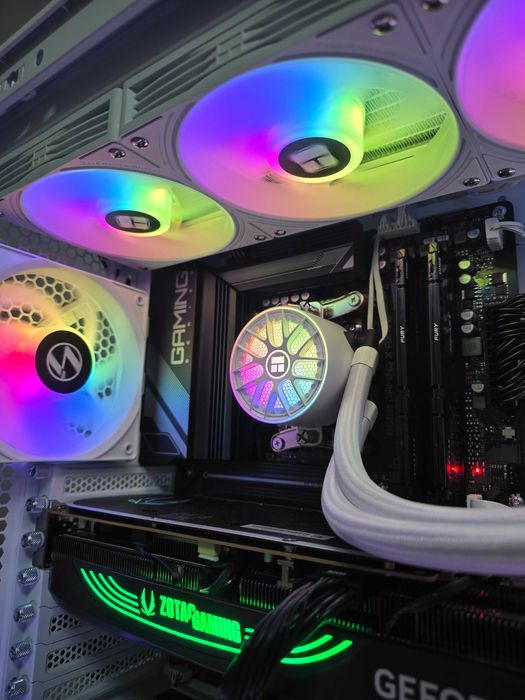 PC Gaming Ryzen 7 9800X3D RTX 4080 Super 2TB SSD