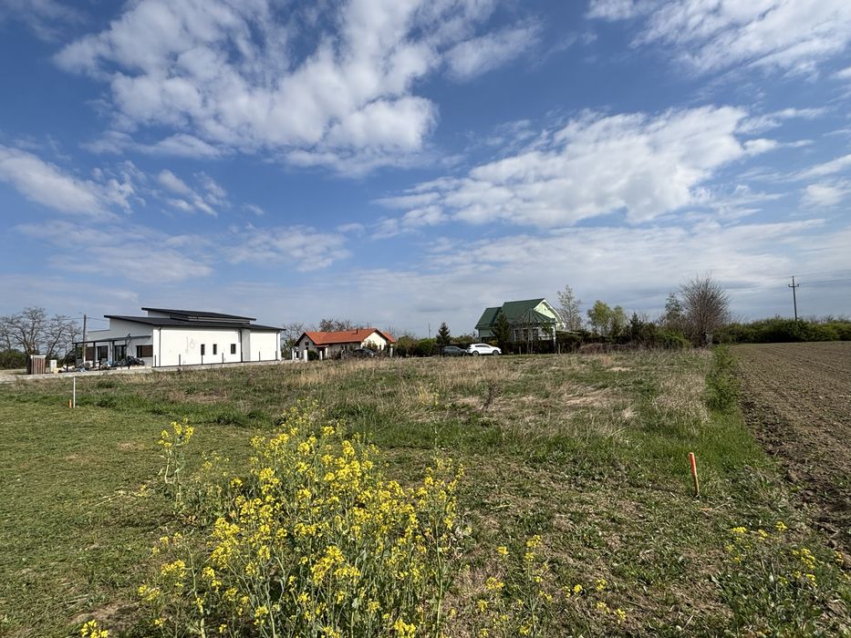 Vand teren in Lazuri