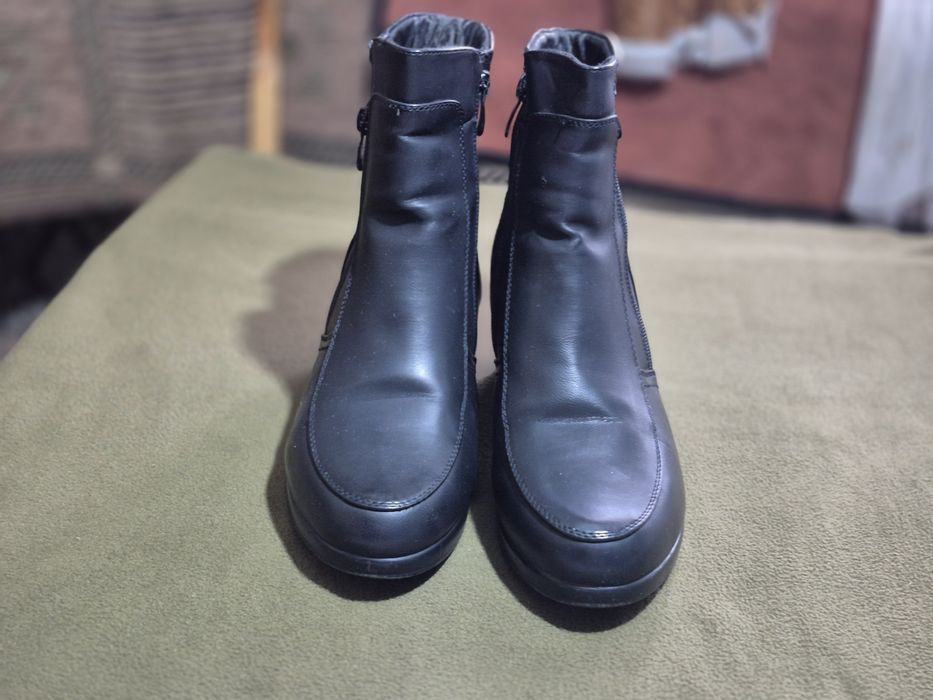 Полусапожки женские чёрного цвета зимние на меху бу недорого