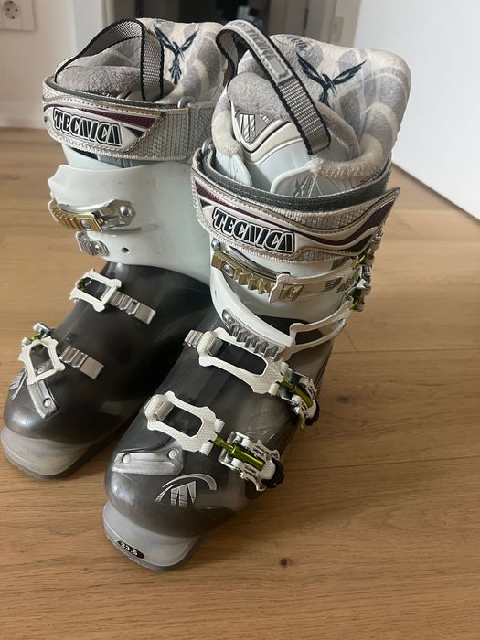 Ски обувки марка Tecnica