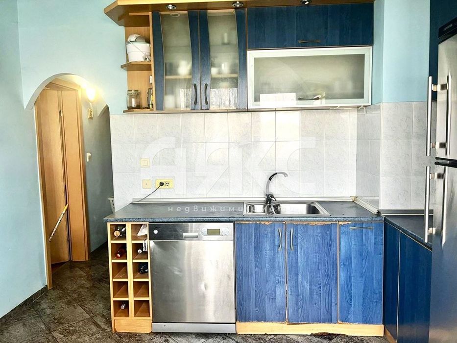 Тристаен обзаведен апартамент в кв. Бъкстон