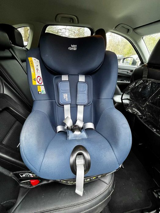 Столче за кола  Britax Römer Dualfix M I-Size 61–105 см