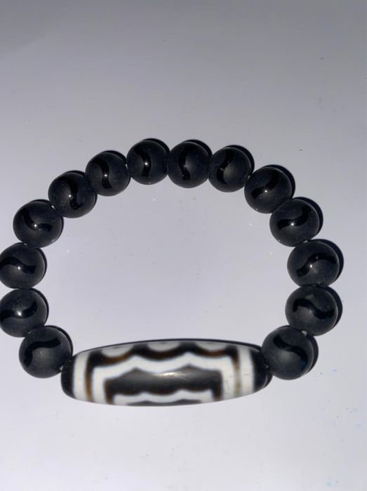 Браслет из камней