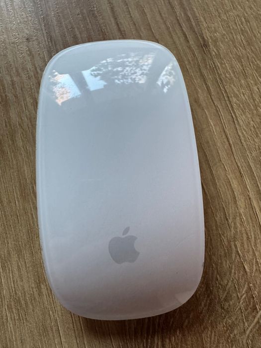Apple Magic Mouse 1-во поколение