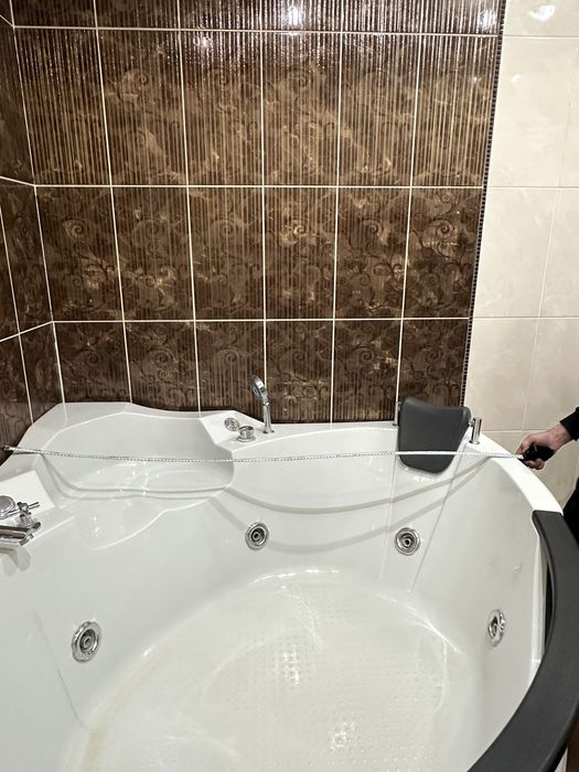 Джакузи-ванна (угловая)