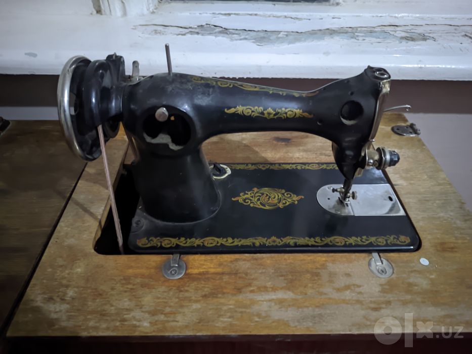 Sifatli va chidamli 3 ta tikuv mashinasi (Chaika-134A va retro modella