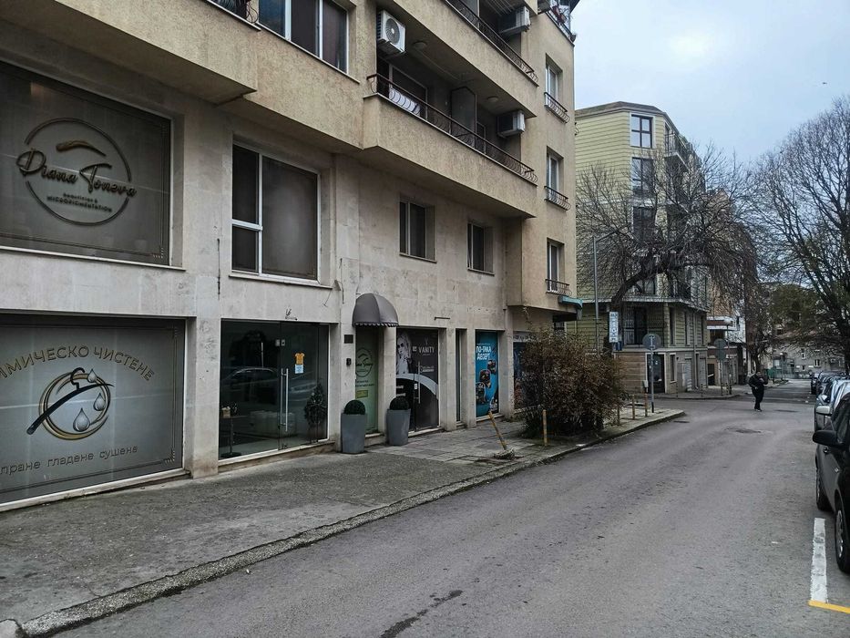 Под наем 30кв.м помещение в центъра на Варна