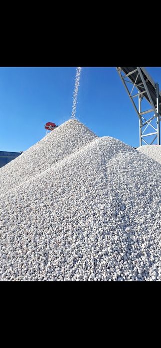 Доставка снежно бял чакъл за украса декорация