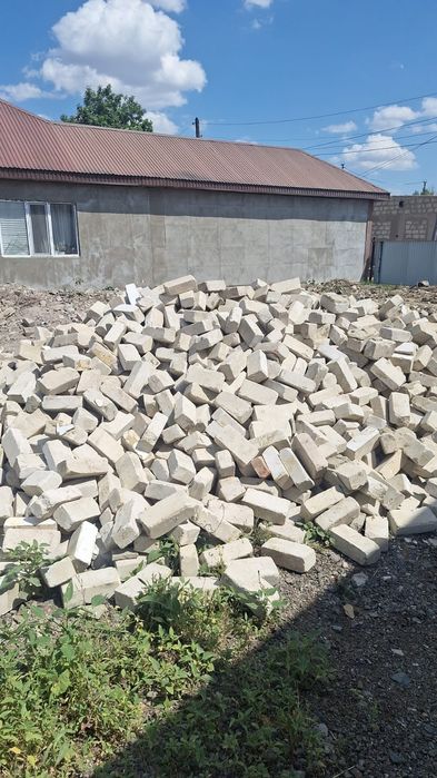 Продам кирпичи 1 камаз