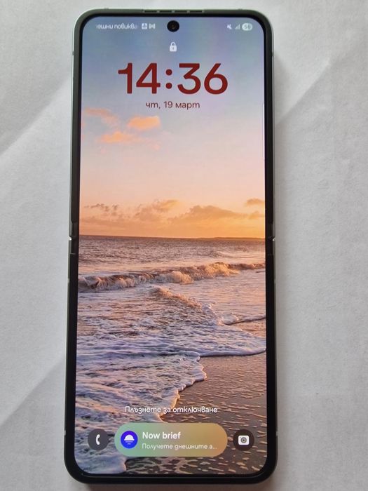 Продавам телефон Samsung Galaxy Z Flip6 5G 512GB 12GB RAM Dual