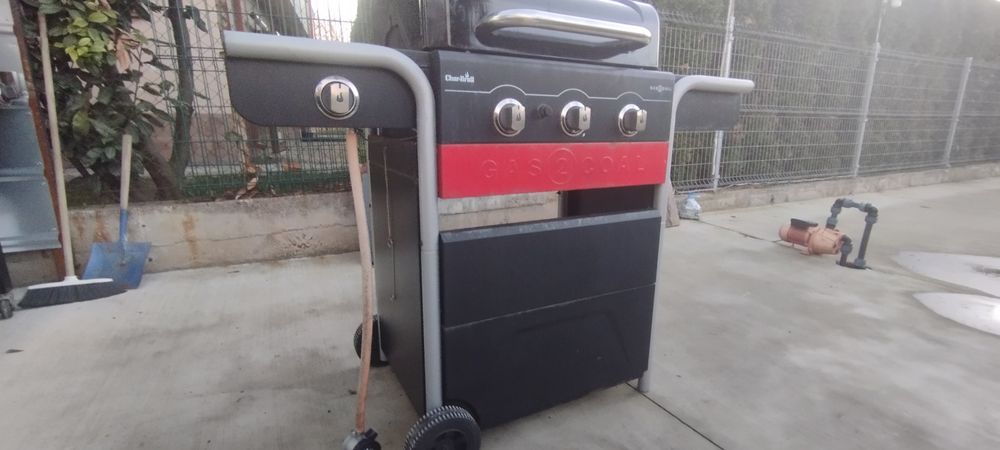 Продавам газови барбекюта