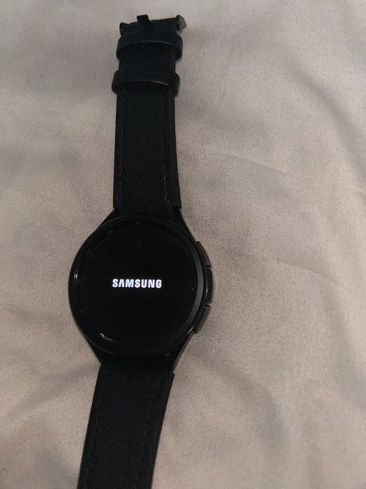 Samsung Galaxy Watch6 Classic 47 mm Bluetooth SM-R960 + Încărcător