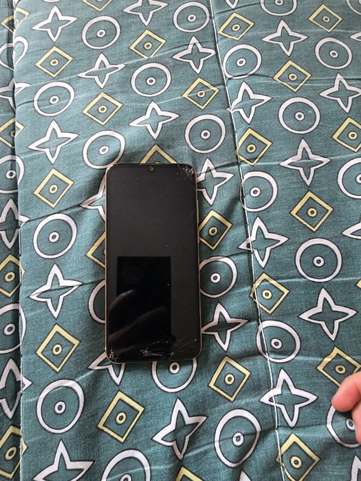 Телефон Huawei Y6