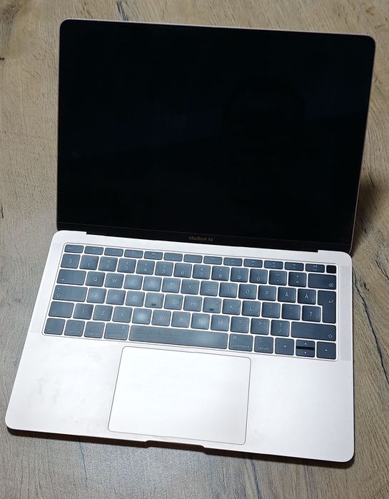 Macbook Air 2018, cpu i5, ram 8GB, display 13,3inch Retina