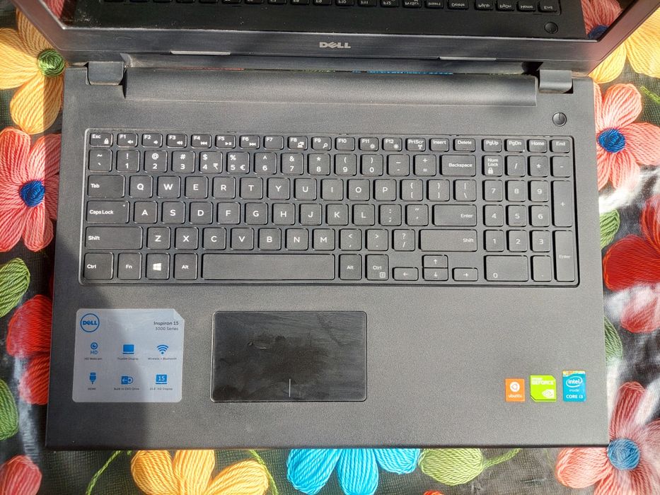 Laptop Dell Inspiron i3