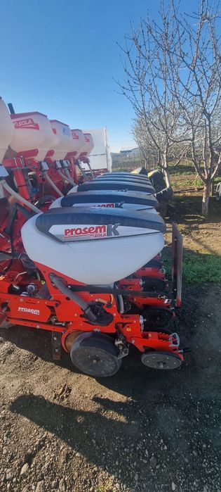 Semanatoare sola 6 randuri  cu fertilizare  florea soarelui si porumb