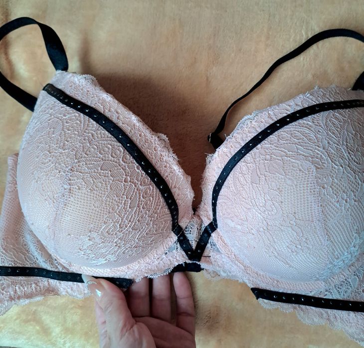 Lot sutiene 85D new Yorker roz dantela