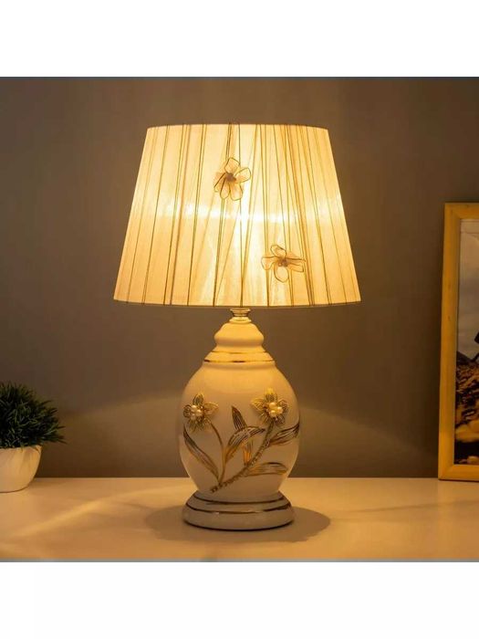 Настольный светильник оптом и в розницу