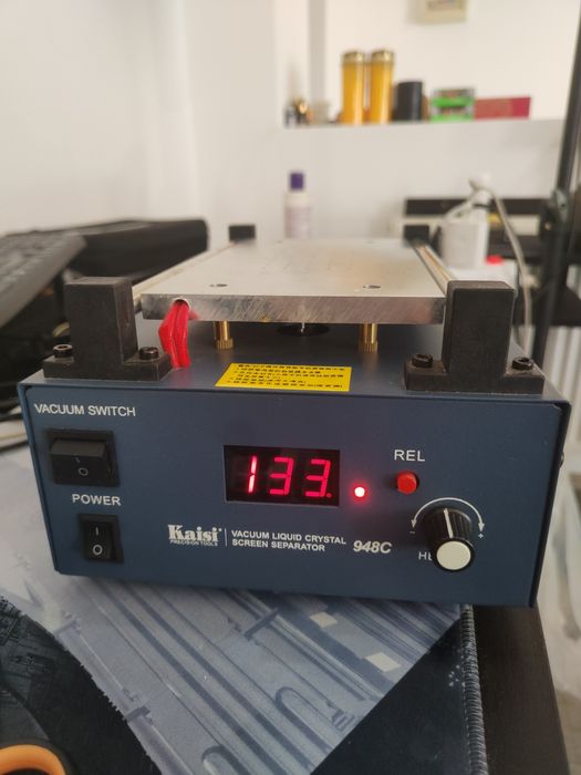Statie separate display vacuum