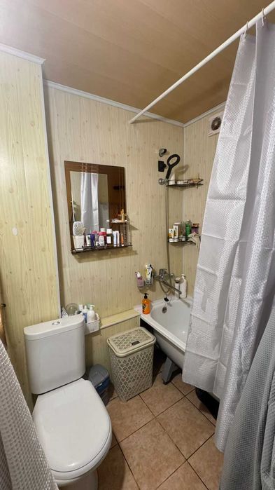 Продам 2х ком квартиру по Интерке