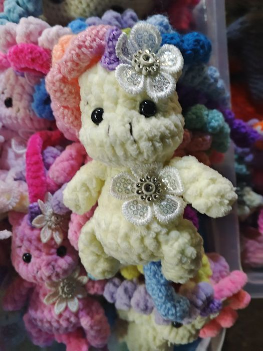 Вязанная единорожка пони