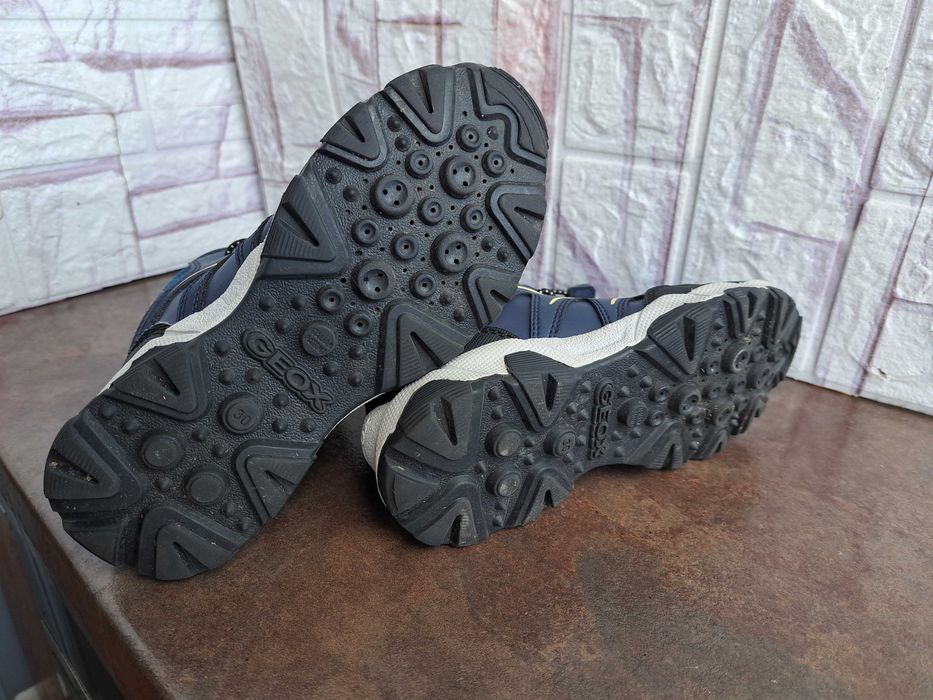 детски ботуши,зимни обувки,боти,апрески,Geox номер30 за момиче,геокс