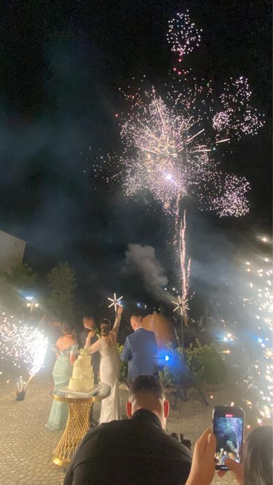 Artificii/tip soare/ baloane explozive/ baloane de sapun cu fum