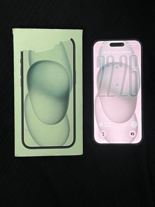 Продам iPhone 15 - 128 GB