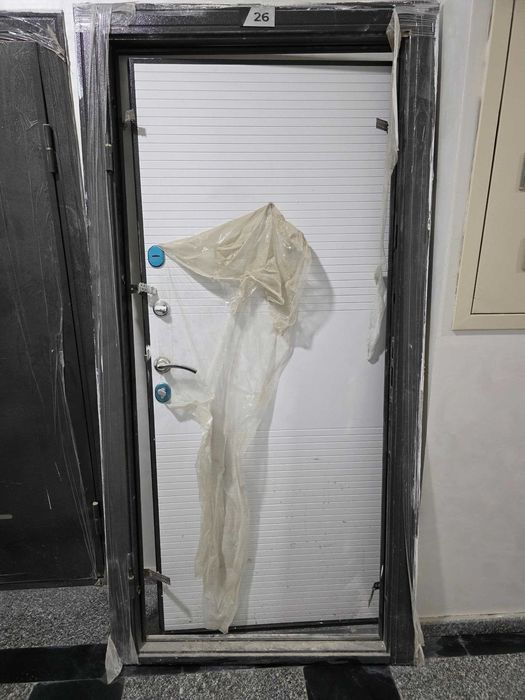 Продается дверь.                 Эшик сотилади янги